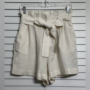 🛍️a new day high waist Shorts with belt Size S excellent condition